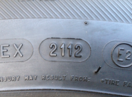 ยาง Michelin 225 65 17 กลางปี12 ดอกเต็ม พร้อมใช้งาน ราคาไม่แพง ยาง Michelin 225 65 17 กลางปี12 ดอกเต็ม พร้อมใช้งาน ราคาไม่แพง