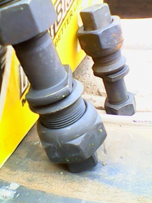 ขายน๊อตล้อ HINO    ISUZU  NISSAN 80 บาทโทร 0906208746