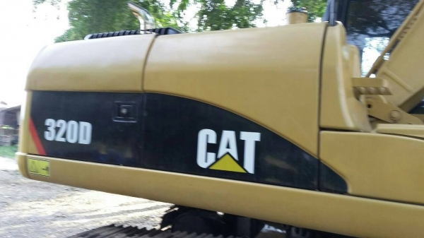 ขายรถแบคโฮ CAT  320 Dรถสวยพร้อมใช้เอกสารเล่มทะเบียนราคา2,150,000 090-772-3710 090-772-3708