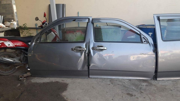 ขายประตูD MAXตามสภาพ คู่หน้า6000 คู่หลัง 8000 สนใจโทร0805669540