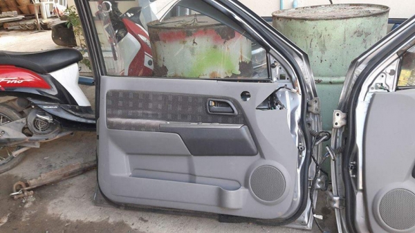 ขายประตูD MAXตามสภาพ คู่หน้า6000 คู่หลัง 8000 สนใจโทร0805669540