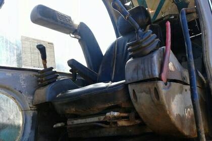 ขายรถแบคโฮ Kobelco  Sk200 mark 5 ธรรมดา เครื่องดี ปั้มดี เอกสารเล่มทะเบียนราคา 495,000 090-772-3710 090-772-3708