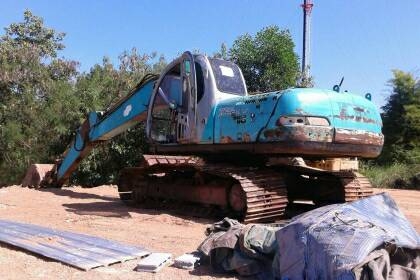 ขายรถแบคโฮ Kobelco  Sk200 mark 5 ธรรมดา เครื่องดี ปั้มดี เอกสารเล่มทะเบียนราคา 495,000 090-772-3710 090-772-3708