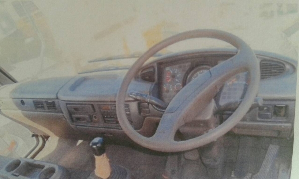 ขายหัวเก๋ง  NISSAN UD แบบหกล้อ หรือ สิบล้อ