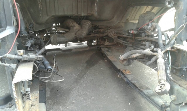 ขายหัวเก๋ง  NISSAN UD แบบหกล้อ หรือ สิบล้อ