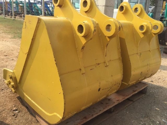ขายบุ้งกี๋ ใช้กับ รถขุด KOMATSU PC60 นำเข้าจากญี่ปุ่น ติดต่อ 081-2990958/089-8368497 (เจ้าของขายเอง)