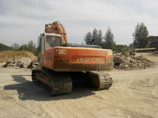 ขายรถแบคโฮ HITACHI EX200-5 เอกสารเล่มทะเบียน ระบบไฟเต็ม ราคา 930000