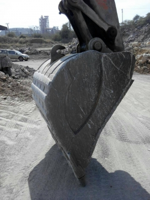 ขายรถแบคโฮ HITACHI EX200-5 เอกสารเล่มทะเบียน ระบบไฟเต็ม ราคา 930000