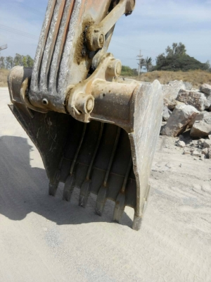 ขายรถแบคโฮ HITACHI EX200-5 เอกสารเล่มทะเบียน ระบบไฟเต็ม ราคา 930000