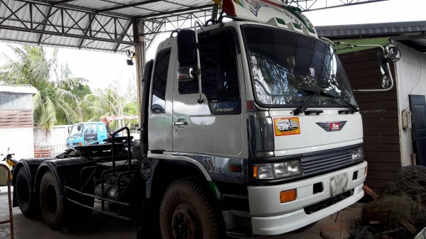 ขายรถบรรทุก 10 ล้อหัวลาก HINO FM3M 240 แรงม้า ราคา 650000