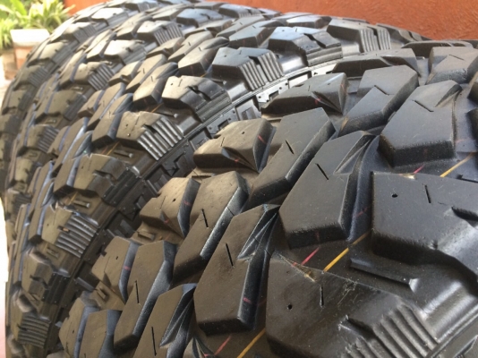 ยาง maxxis mud 245/75/16 ปี13 ยาง maxxis mud 245/75/16 ปี13