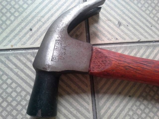 ขายค้อนพลัมงานเก่าเก็บขนาดPUMB 16oz.Made in USA. ขายค้อนพลัมงานเก่าเก็บขนาดPUMB 16oz.Made in USA.