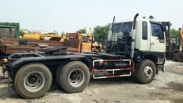 ขายหัวลากHINO 2Kเครื่อง  K 13  260แรง ปี 39 ราคา 835,000 090-772-3710 090-772-3708