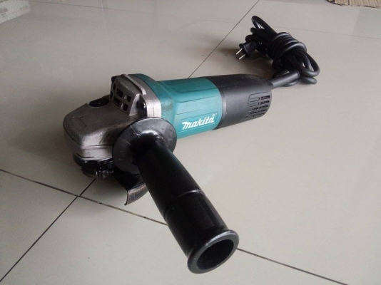 เครื่องเจียร์ MAKITA 9553B 4" 710W