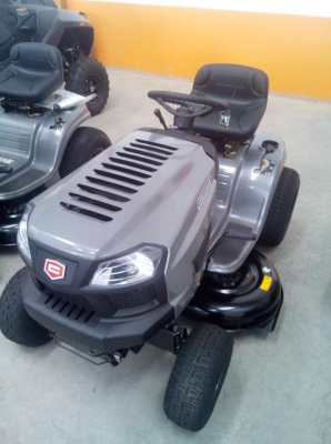 ราคาพิเศษส่งท้ายปี ครับ รถตัดหญ้านั่งขับ ของใหม่ 17.5 HP 2 ใบตัด