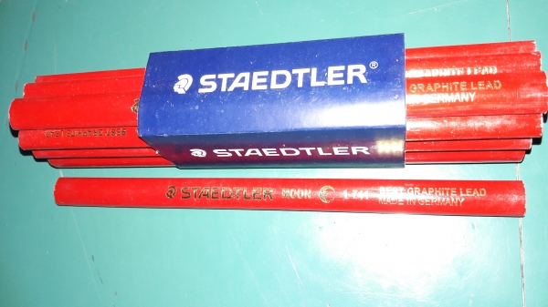 ขายดินสองานไม้เยอรมันเก่าเก็บแพ็ค 12ด้ามMade in Germany.