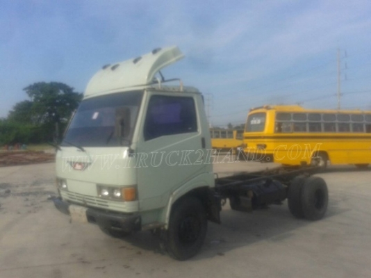 รถบรรทุก 6 ล้อ HINO หัวแชซซี คัซซียาว 4.29 เมตร  117 แรงม้า