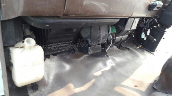 รถบรรทุก 6 ล้อ HINO หัวแชซซี คัซซียาว 4.29 เมตร  117 แรงม้า