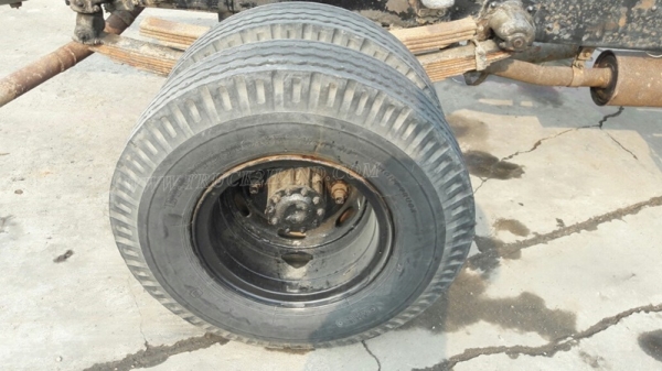 รถบรรทุก 6 ล้อ HINO หัวแชซซี คัซซียาว 4.29 เมตร  117 แรงม้า