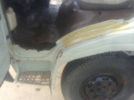 รถบรรทุก 6 ล้อ HINO หัวแชซซี คัซซียาว 4.29 เมตร  117 แรงม้า