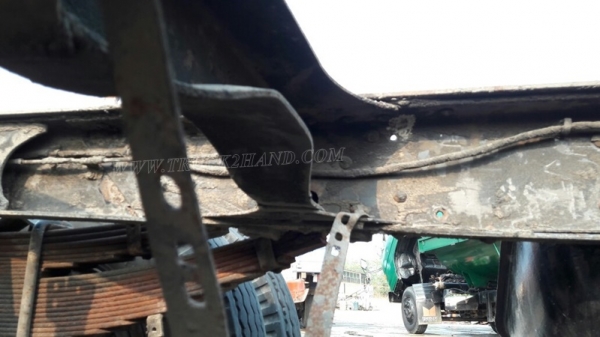 รถบรรทุก 6 ล้อ HINO หัวแชซซี คัซซียาว 4.29 เมตร  117 แรงม้า