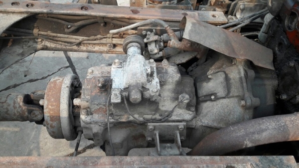 รถบรรทุก 6 ล้อ HINO หัวแชซซี คัซซียาว 4.29 เมตร  117 แรงม้า