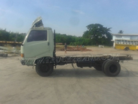 รถบรรทุก 6 ล้อ HINO หัวแชซซี คัซซียาว 4.29 เมตร  117 แรงม้า