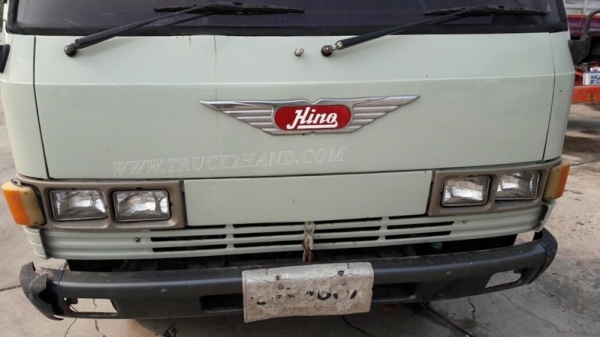 รถบรรทุก 6 ล้อ HINO หัวแชซซี คัซซียาว 4.29 เมตร  117 แรงม้า