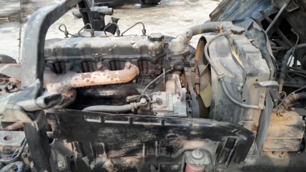 รถบรรทุก 6 ล้อ HINO หัวแชซซี คัซซียาว 4.29 เมตร  117 แรงม้า