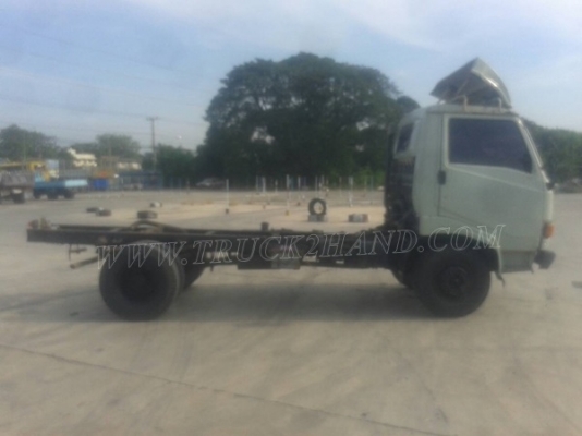 รถบรรทุก 6 ล้อ HINO หัวแชซซี คัซซียาว 4.29 เมตร  117 แรงม้า