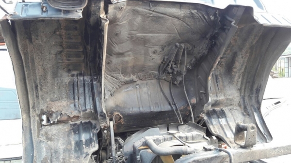 รถบรรทุก 6 ล้อ HINO หัวแชซซี คัซซียาว 4.29 เมตร  117 แรงม้า