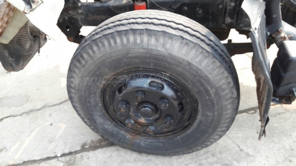 รถบรรทุก 6 ล้อ HINO หัวแชซซี คัซซียาว 4.29 เมตร  117 แรงม้า