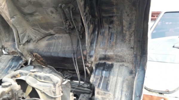 รถบรรทุก 6 ล้อ HINO หัวแชซซี คัซซียาว 4.29 เมตร  117 แรงม้า