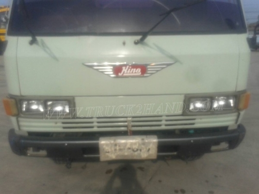 รถบรรทุก 6 ล้อ HINO หัวแชซซี คัซซียาว 4.29 เมตร  117 แรงม้า