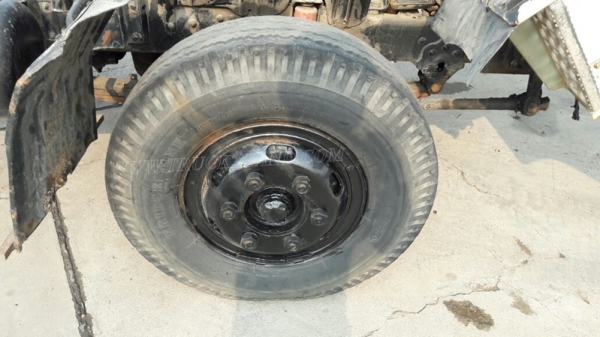 รถบรรทุก 6 ล้อ HINO หัวแชซซี คัซซียาว 4.29 เมตร  117 แรงม้า