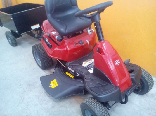 ขายรถตัดหญ้านั่งขับมาเเบบมีพ่วงด้วย 17.5 HP 95,000 บาท 0835662999
