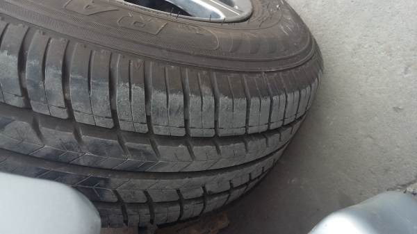 ขายสี่ประตูเดิมๆไม่เคยชนเครื่องดีช่วงล่างดีไม่มีผุยางใหม่กริ๊ป