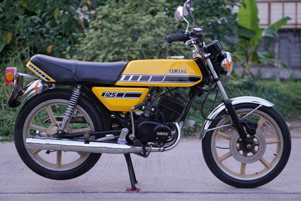 วุฒิ นนบุรี ขาย YAMAHA RD125cc. สภาพเดิมๆ100\% วุฒิ นนบุรี ขาย YAMAHA RD125cc. สภาพเดิมๆ100\%