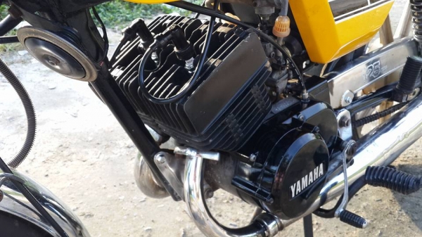 วุฒิ นนบุรี ขาย YAMAHA RD125cc. สภาพเดิมๆ100\% วุฒิ นนบุรี ขาย YAMAHA RD125cc. สภาพเดิมๆ100\%
