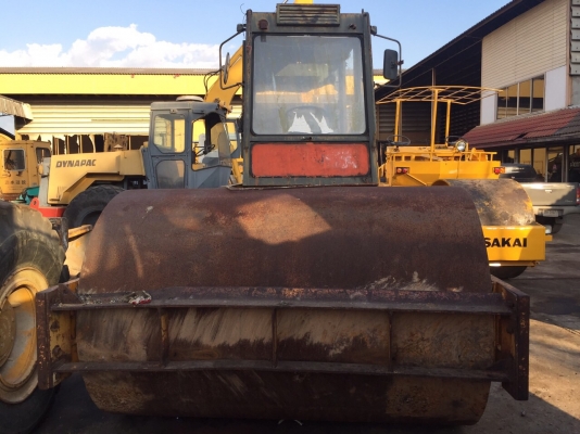 ให้เช่ารถบดสั่นสะเทือนSTA VV900D