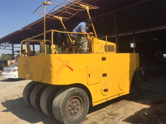 ให้เช่ารถบดสั่นสะเทือนSTA VV900D