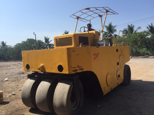 ให้เช่ารถบดสั่นสะเทือนSTA VV900D