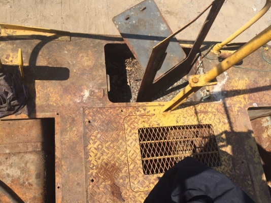 ให้เช่ารถบดสั่นสะเทือนSTA VV900D