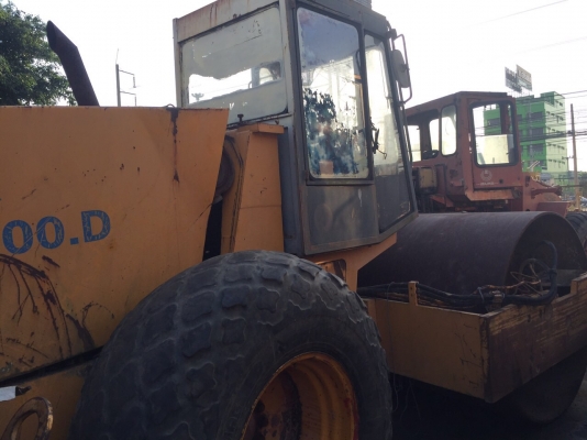 ให้เช่ารถบดสั่นสะเทือนSTA VV900D