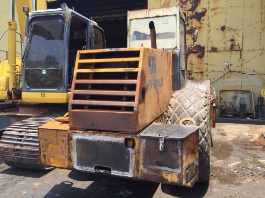 ให้เช่ารถบดสั่นสะเทือนSTA VV900D