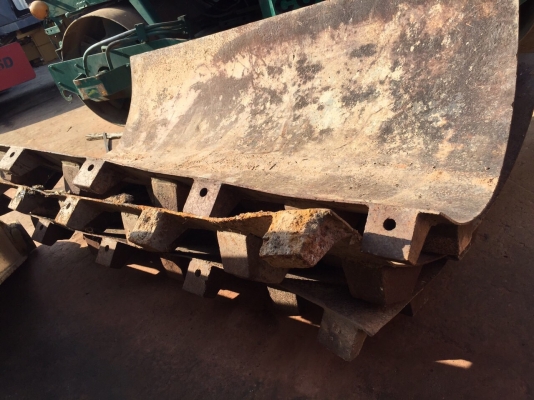 ให้เช่ารถบดสั่นสะเทือนSTA VV900D