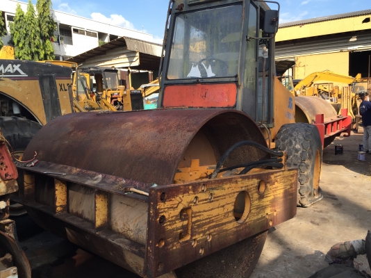 ให้เช่ารถบดสั่นสะเทือนSTA VV900D