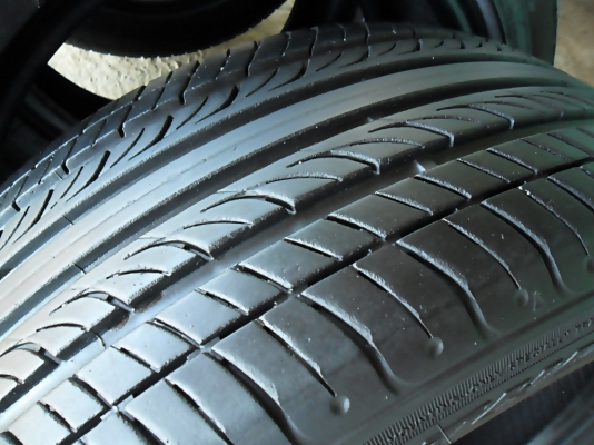 ยาง17 ขนาด215-55-R17ลงพื้นปี15 (4เส้น3,900) ยาง17 ขนาด215-55-R17ลงพื้นปี15 (4เส้น3,900)