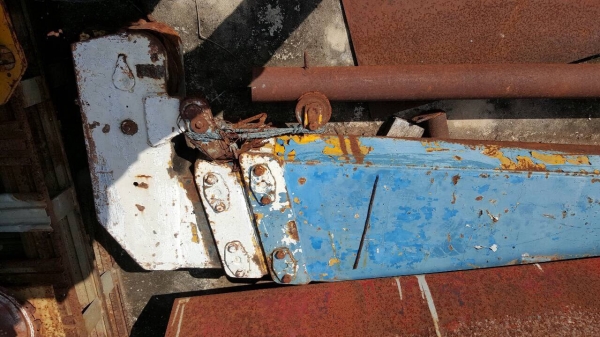 ขายตามสภาพเครน TADANO 3.5 ตัน 3 ปลอก อุปกรณ์ขาดถังน้ำมันไฮดรอริค