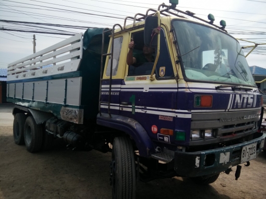ขายสิบล้อดั้มเพลาเดียว UD  เครื่อง Hino  H07D-195 แรงม้า  ช่วงล่าง Jumbo พร้อมใช้ครับ